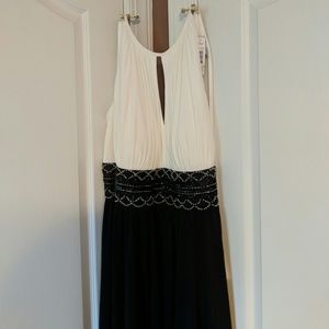 Pretty mid-length dress, NWT